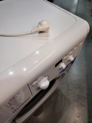 Отдельностоящие Indesit IWSD 51051 CIS Уценка с/н 532609000330 IWSD 51051 CIS от магазина Zakaz43